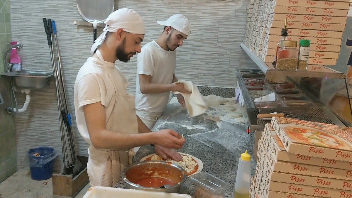 Ristorante-Pizzeria L'isola Che Non C'e-2